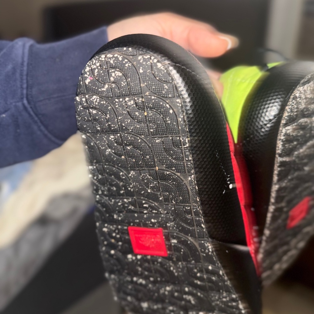 The North Face Red and Green Quilted Men's Slippers - Picture 4 of 5
